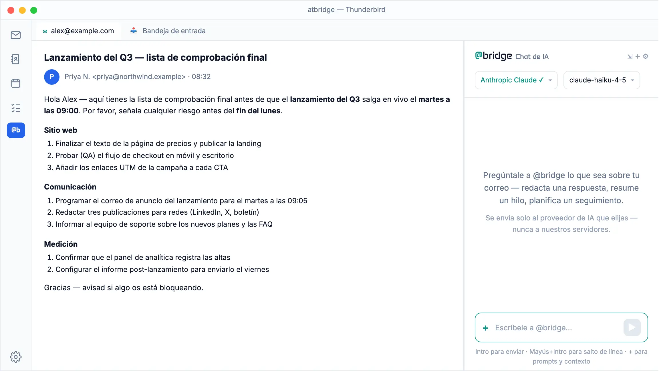 atbridge en Thunderbird: con un correo abierto, el panel del @bridge Chat IA abre la biblioteca de prompts, elige «Resumir el correo abierto» y devuelve un resumen de 3 puntos sobre lo que quiere el remitente, cualquier cosa urgente y qué hacer.