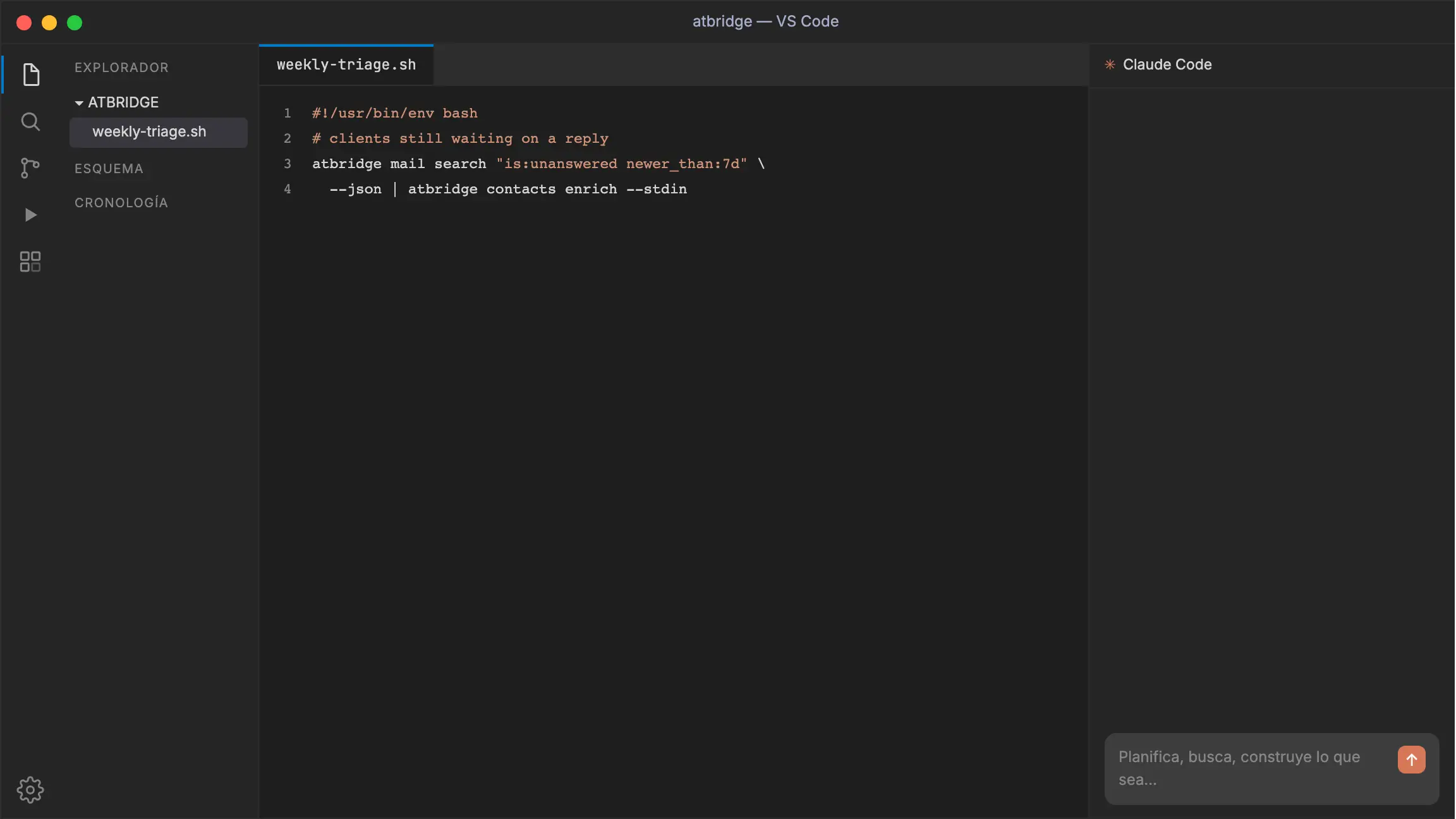 atbridge en VS Code: el agente Claude Code ejecuta comandos de la CLI de atbridge (con los registros de llamadas visibles) para encontrar los correos de clientes sin responder de esta semana, y luego responde en lenguaje natural.