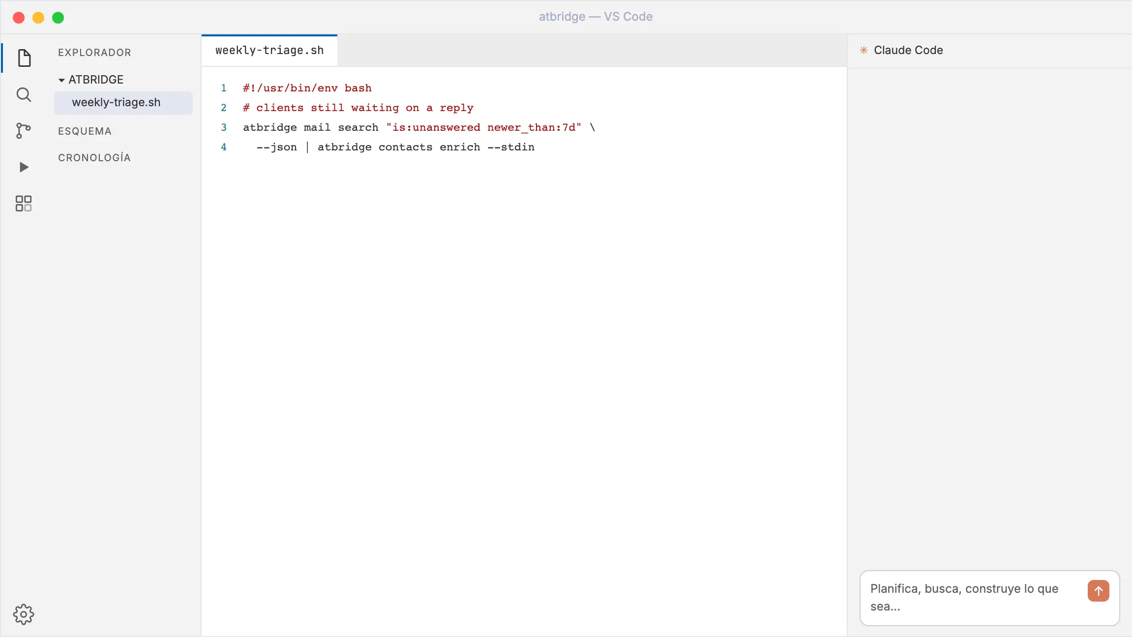 atbridge en VS Code: el agente Claude Code ejecuta comandos de la CLI de atbridge (con los registros de llamadas visibles) para encontrar los correos de clientes sin responder de esta semana, y luego responde en lenguaje natural.